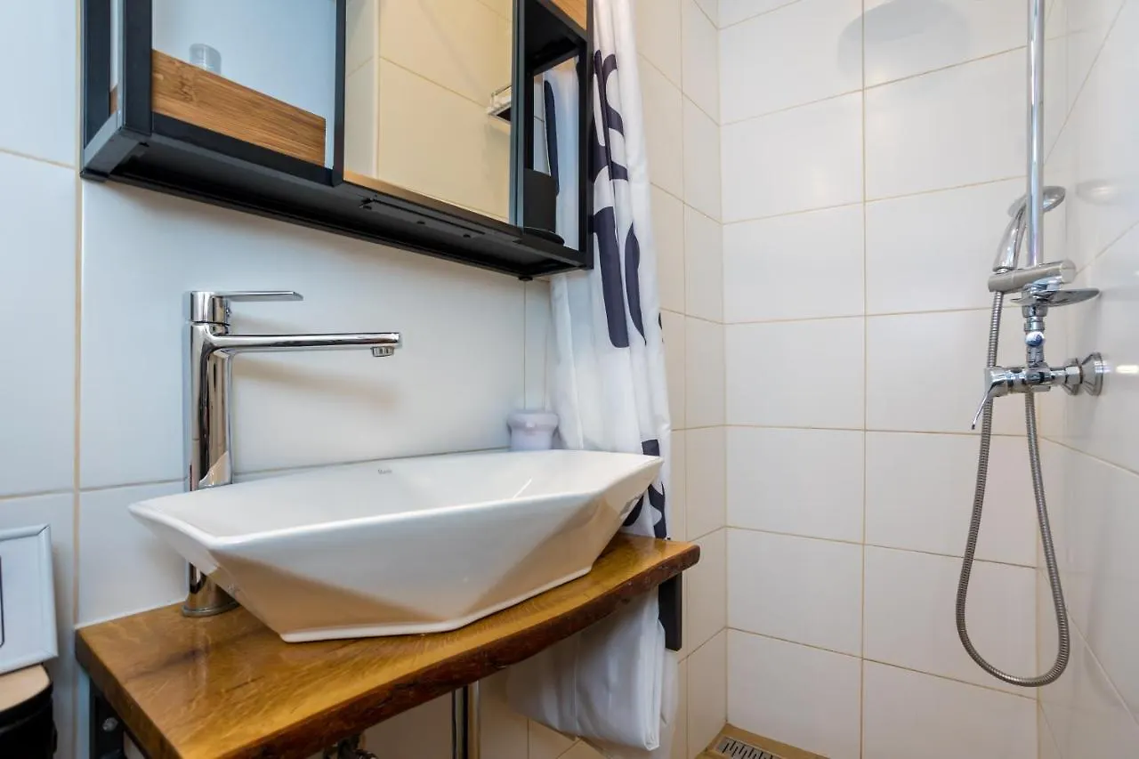 Charming Studio Apartment At House Rustica With Terrace And Nearby Parking Punat 0*,