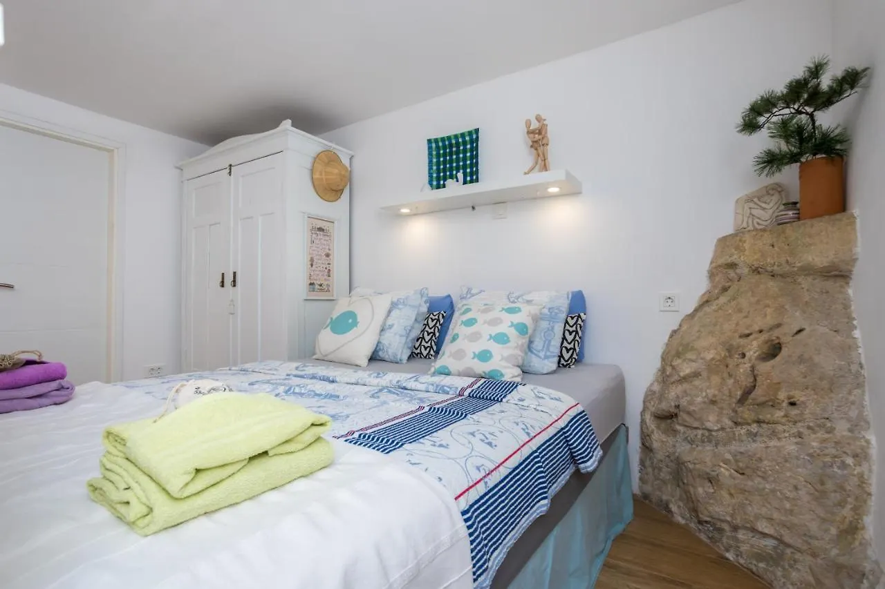 Charming Studio Apartment At House Rustica With Terrace And Nearby Parking Punat 0*,  Croazia