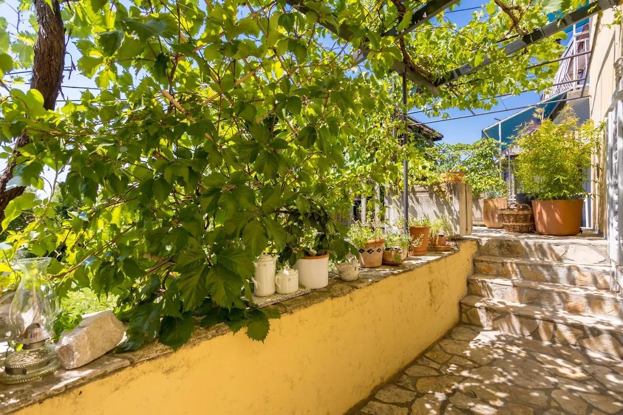 Charming Studio Apartment At House Rustica With Terrace And Nearby Parking Punat 0*,