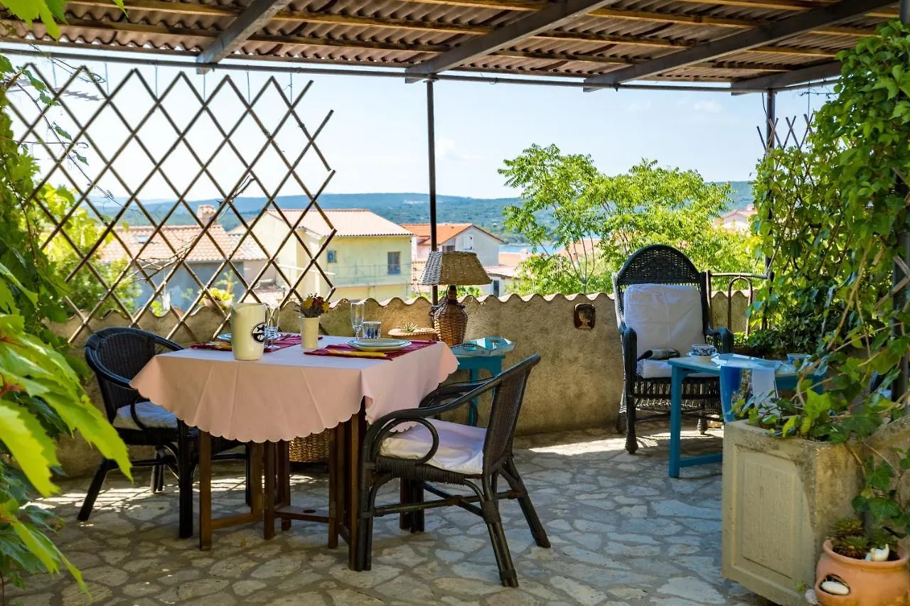 Charming Studio Apartment At House Rustica With Terrace And Nearby Parking Punat