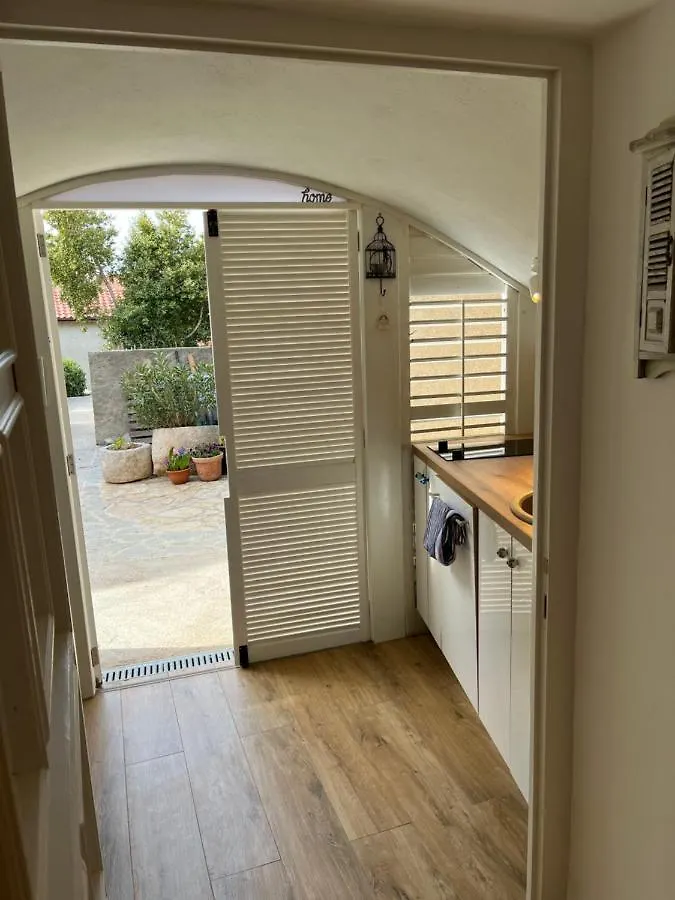 Charming Studio Apartment At House Rustica With Terrace And Nearby Parking Punat